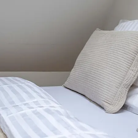 Spacious Stay For You & Family Apartment *