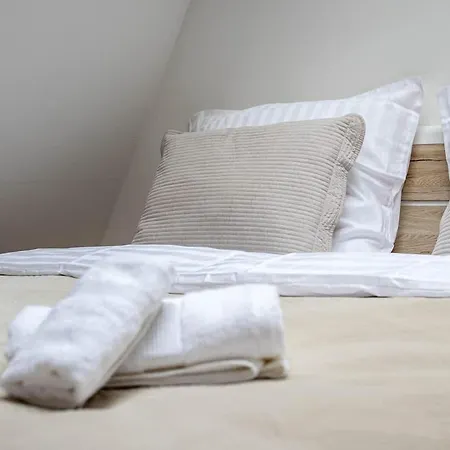 Apartman Spacious For & Family Kassa