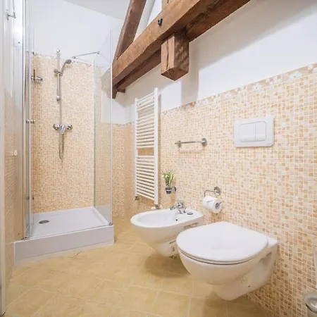 Apartman Spacious For & Family *