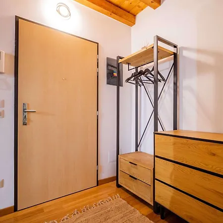 Apartman Spacious For & Family